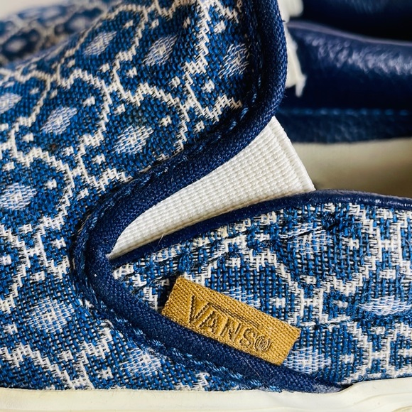 VANS•SLIP ONS•WOMENS SIZE 7.5 - Picture 4 of 6